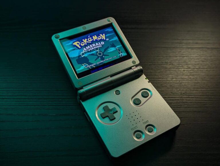 Custom Game Boy Advance SP van Retroid
